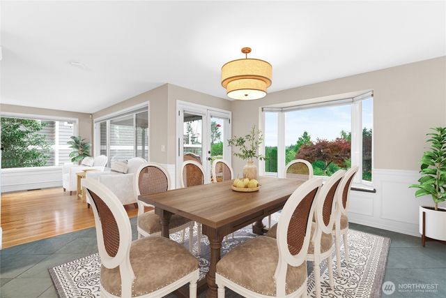 24215 75th Avenue SE, Woodinville, WA 98072