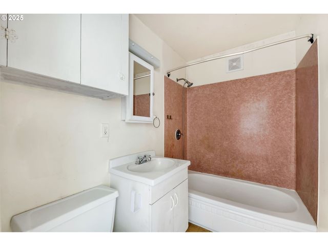 2134 MINNESOTA St, Eugene, OR 97402