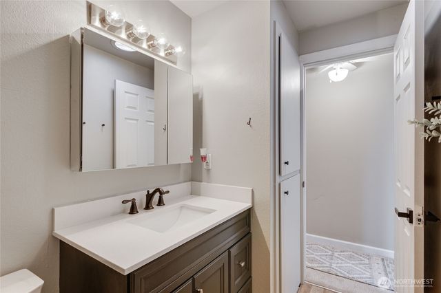 1228 NW Westridge Street, Vancouver, WA 98665