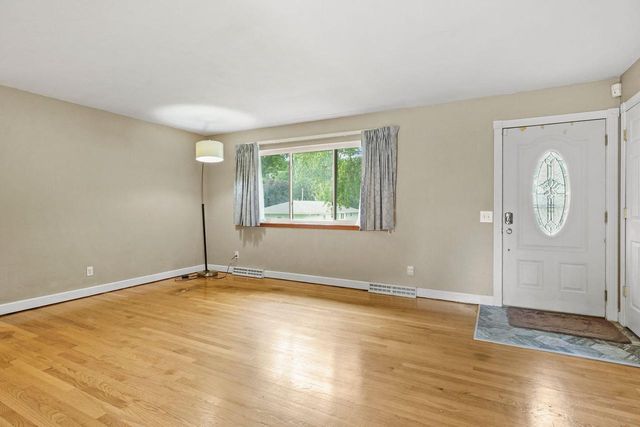 809 Flora Lane, Madison, WI 53714