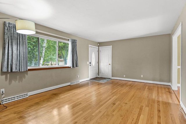 809 Flora Lane, Madison, WI 53714