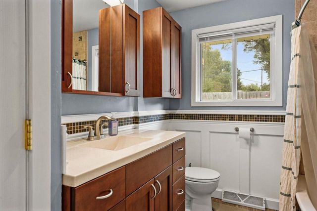 809 Flora Lane, Madison, WI 53714