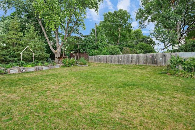 809 Flora Lane, Madison, WI 53714