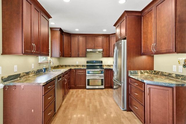 809 Flora Lane, Madison, WI 53714