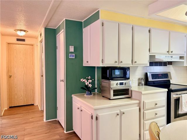 2787 Breezewood DR, North Fort Myers, FL 33917