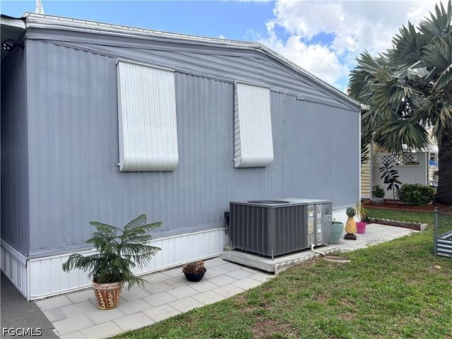 2787 Breezewood DR, North Fort Myers, FL 33917