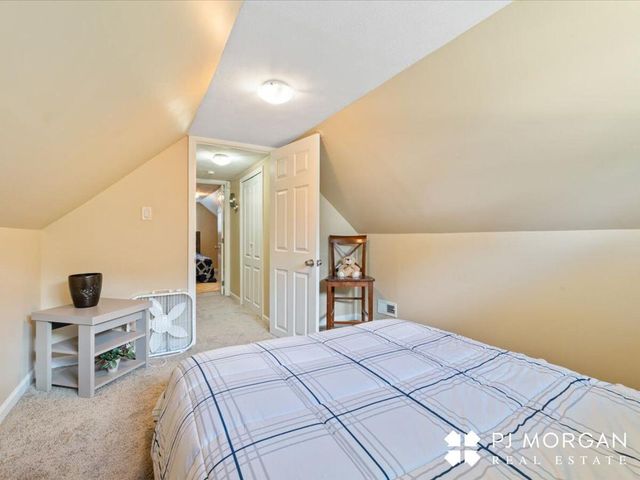 2729 S 23 Street, Omaha, NE 68108