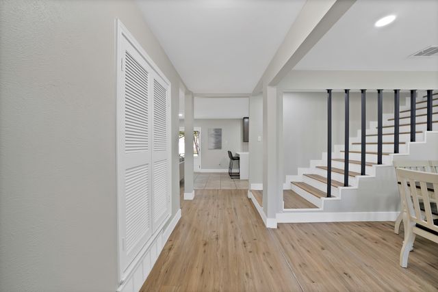 1213 Walker Drive, Hurst, TX 76053