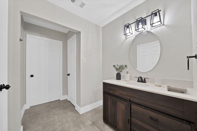 1213 Walker Drive, Hurst, TX 76053