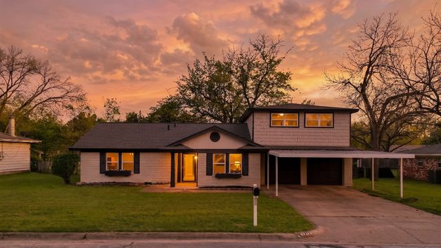 1213 Walker Drive, Hurst, TX 76053