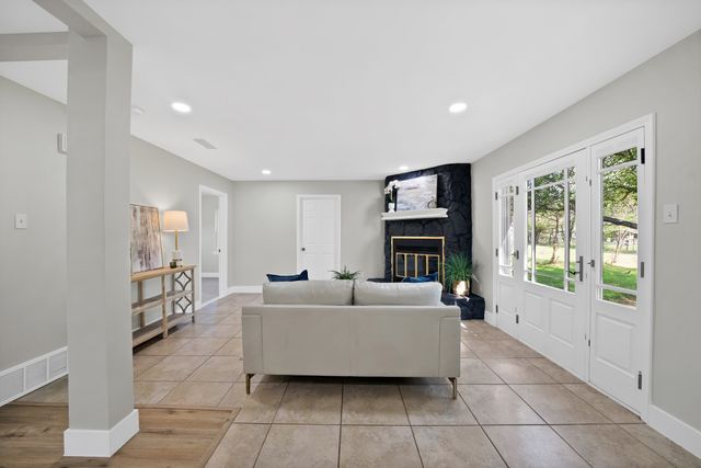 1213 Walker Drive, Hurst, TX 76053