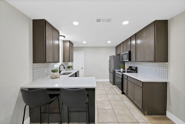 1213 Walker Drive, Hurst, TX 76053