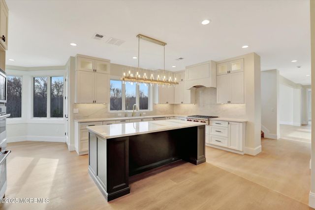 5 Cook Court, Millstone, NJ 08535