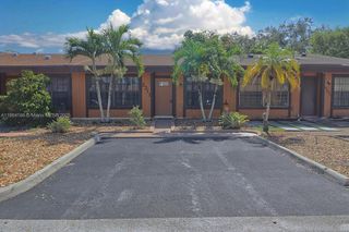 2311 Elm Ct, Pembroke Pines, FL 33026