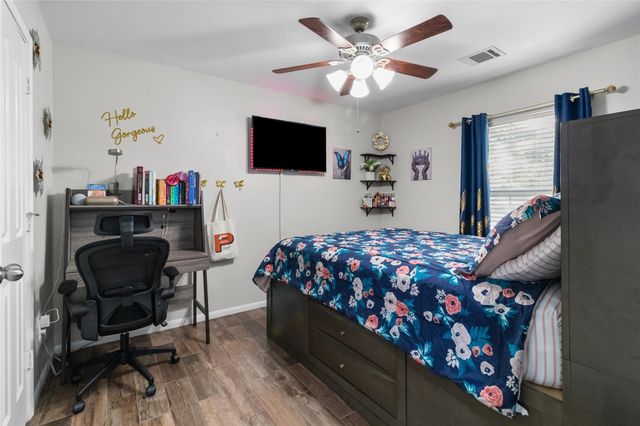 4047 Conifer Drive, Dickinson, TX 77539