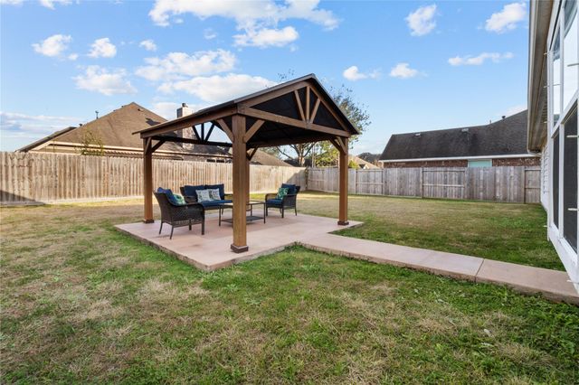 4047 Conifer Drive, Dickinson, TX 77539