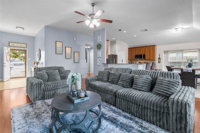 4047 Conifer Drive, Dickinson, TX 77539