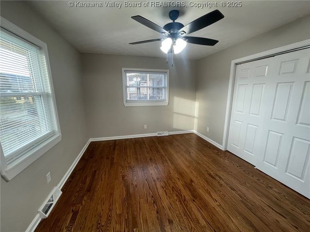 1325 Park Avenue, Nitro, WV 25143