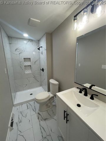 1325 Park Avenue, Nitro, WV 25143