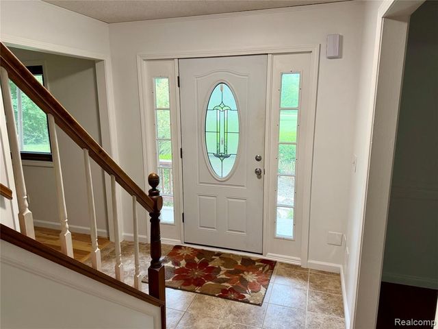10280 Nimphie Road, Fenton, MI 48430