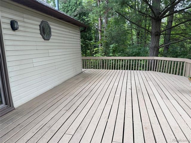 10280 Nimphie Road, Fenton, MI 48430