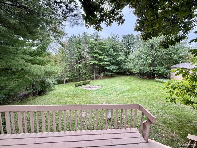 10280 Nimphie Road, Fenton, MI 48430