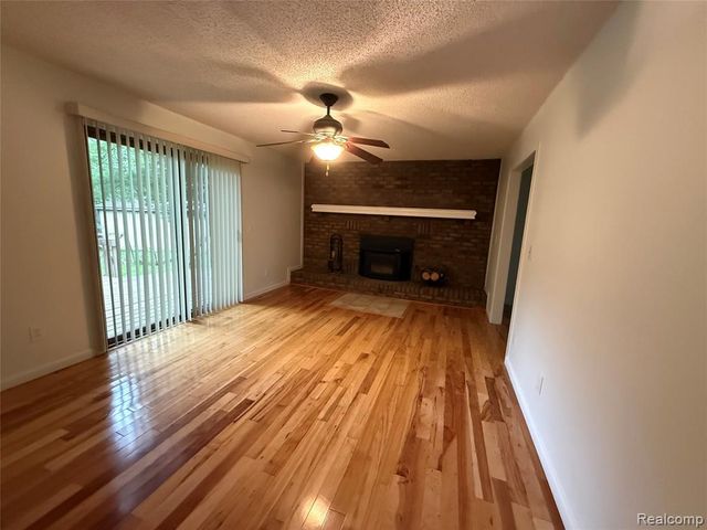 10280 Nimphie Road, Fenton, MI 48430