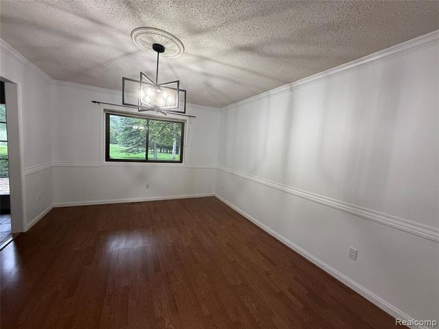 10280 Nimphie Road, Fenton, MI 48430