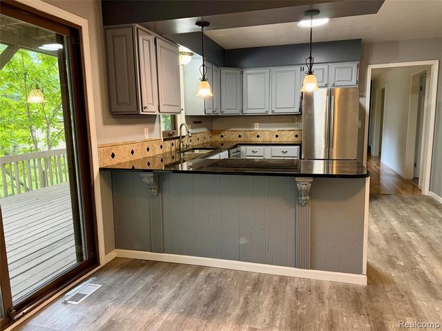 10280 Nimphie Road, Fenton, MI 48430