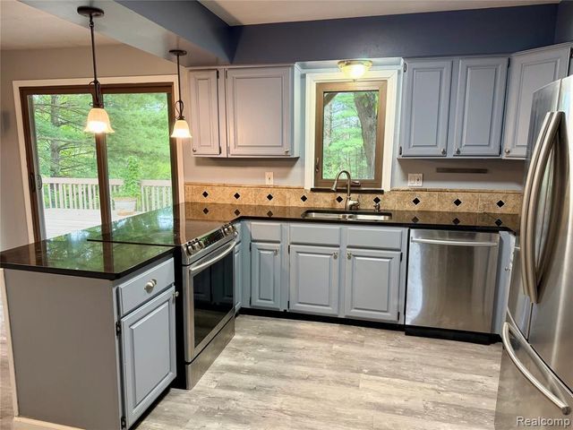 10280 Nimphie Road, Fenton, MI 48430