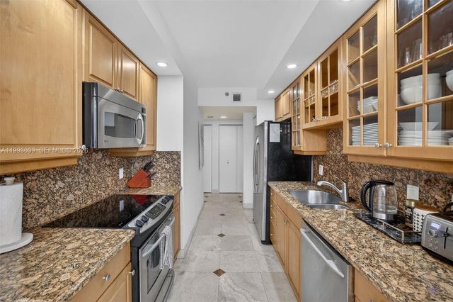 1000 Island Blvd 2105, Aventura, FL 33160