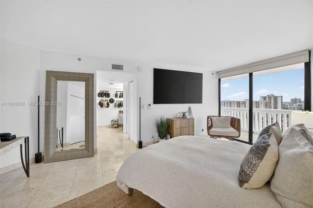 1000 Island Blvd 2105, Aventura, FL 33160