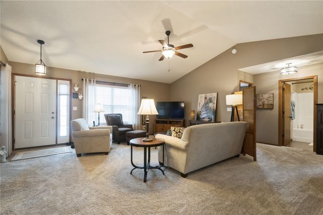 4420 Rec Drive, Marion, IA 52302