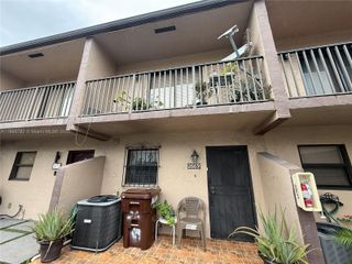2669 W 52nd St 12, Hialeah, FL 33016