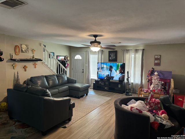 10107 Cedarvale Drive, San Antonio, TX 78245