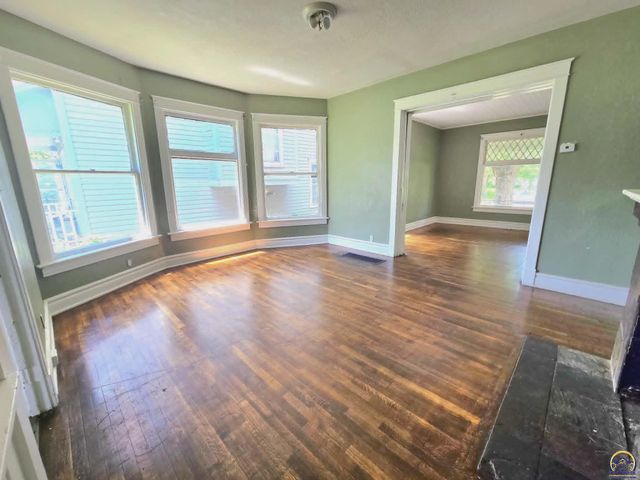 1248 SW Clay ST, Topeka, KS 66604