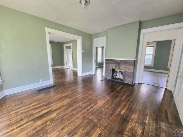 1248 SW Clay ST, Topeka, KS 66604