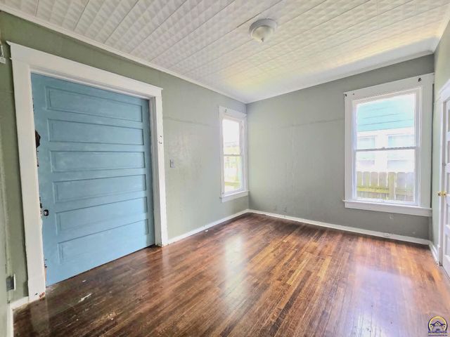 1248 SW Clay ST, Topeka, KS 66604