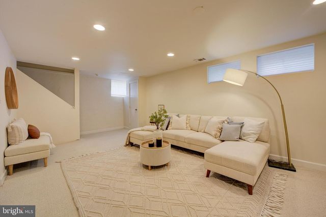 6717 44TH AVE, Hyattsville, MD 20782