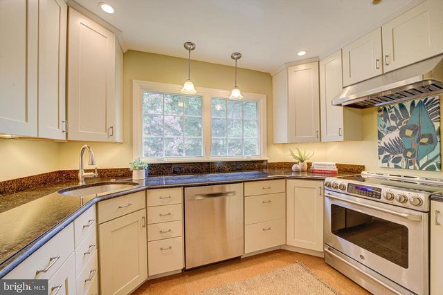 6717 44TH AVE, Hyattsville, MD 20782