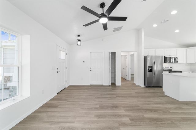 24310 NW FALCON AVENUE, Dunnellon, FL 34431