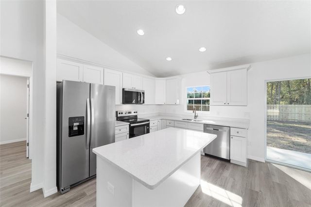 24310 NW FALCON AVENUE, Dunnellon, FL 34431