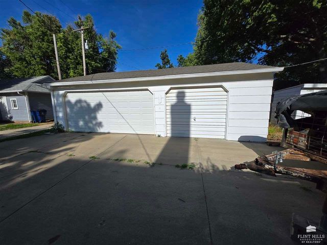 312 N Mulberry Street, Abilene, KS 67410