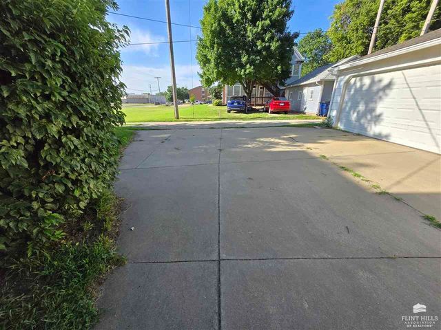 312 N Mulberry Street, Abilene, KS 67410