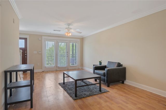 1725 Harvey Mitchell 2123, College Station, TX 77840