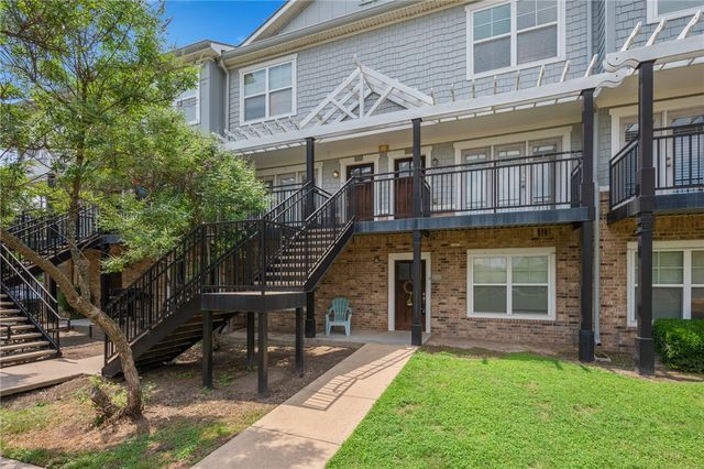 1725 Harvey Mitchell 2123, College Station, TX 77840