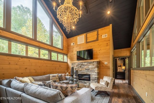 5175 Riversong Way, Sevierville, TN 37862