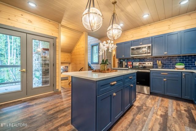 5175 Riversong Way, Sevierville, TN 37862