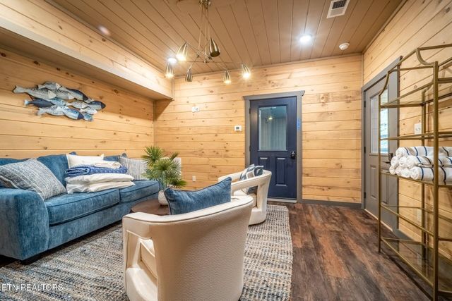 5175 Riversong Way, Sevierville, TN 37862