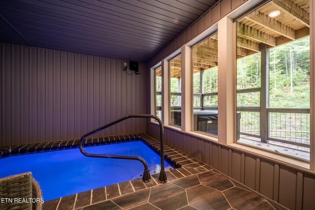 5175 Riversong Way, Sevierville, TN 37862